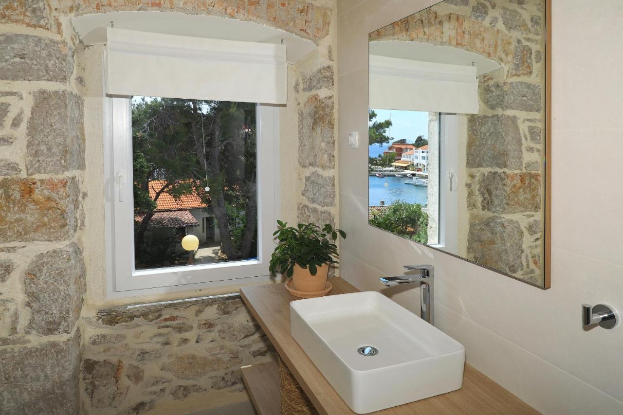 Villa Mira With A Heated Pool And A Sea View Božava Zewnętrze zdjęcie